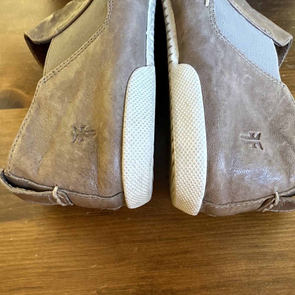 Frye Melanie Slip On Flats 8 M Bootie Shoe Leather Comfort Minimalist Neutral - Picture 6 of 10